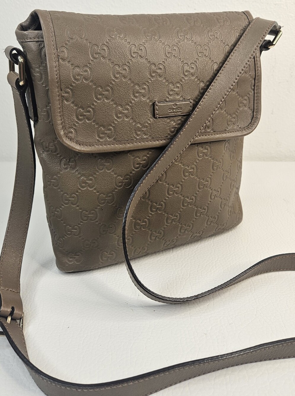 Authentic Gucci GG Guccissima Leather Crossbody Messenger Embossed Shoulder Bag